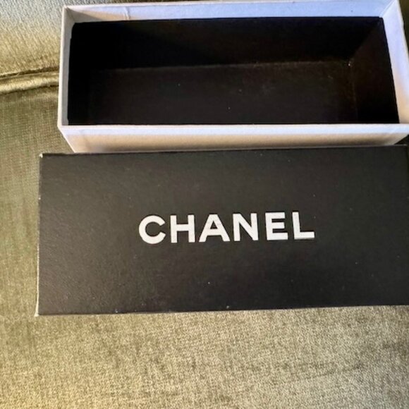 Vintage Chanel Quilted Tortoise Sunglasses - 1990s with Case and Box- Beautiful - Picture 8 of 13